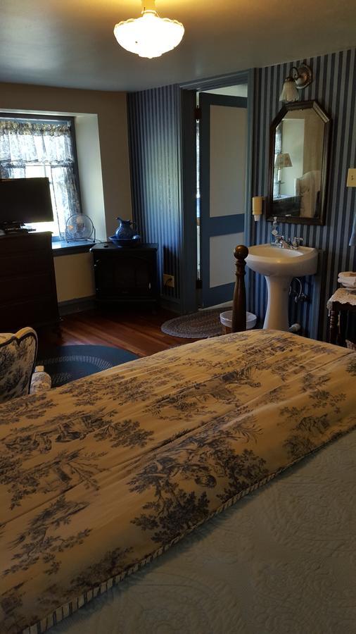 Bed & Breakfast Living Spring Farm