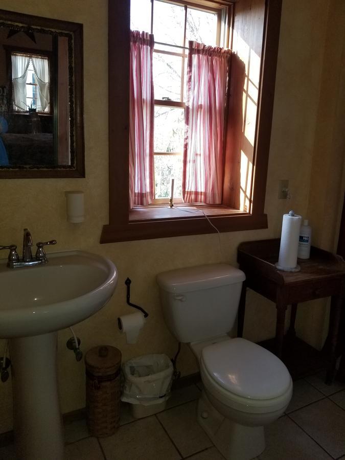 Bed & Breakfast Living Spring Farm 2*