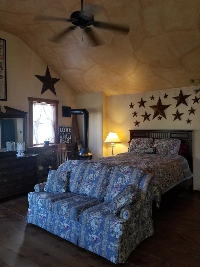 Bed & Breakfast Living Spring Farm